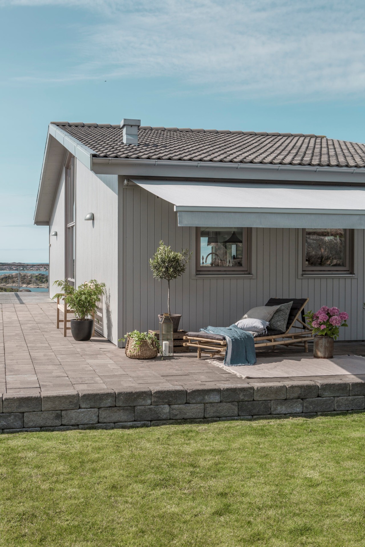Terrassmarkis över uteplats